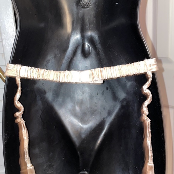 NWOT Beige Brocade Victoria Secret Garter Belt - Picture 3 of 11